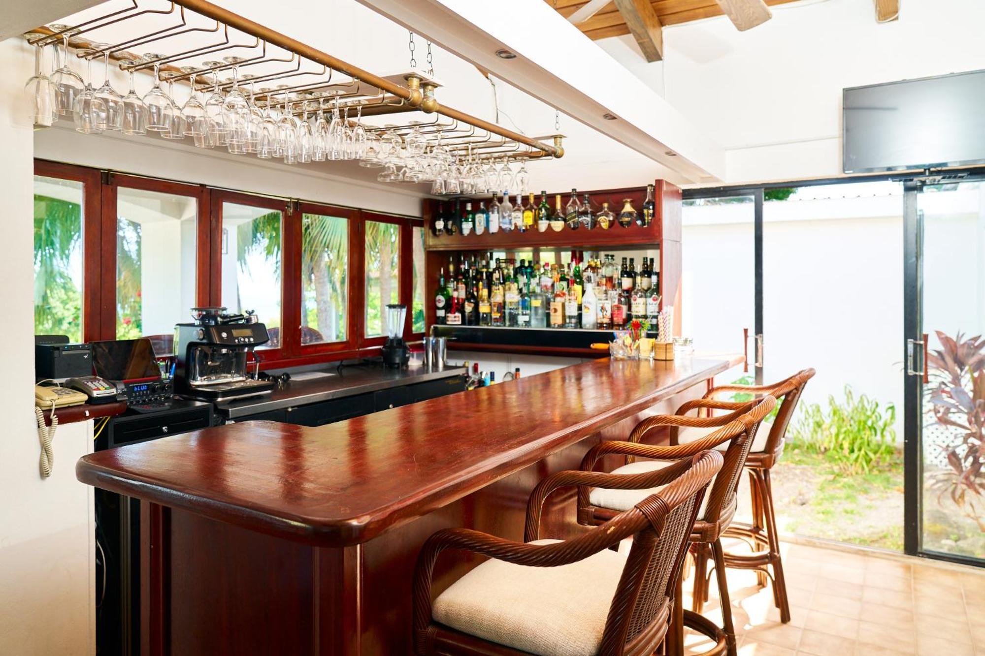 Mount Nevis Hotel Kültér fotó